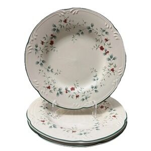 Pfaltzgraff Winterberry  8" Accent Lunch Salad Plates EUC Set of 3 Christmas USA